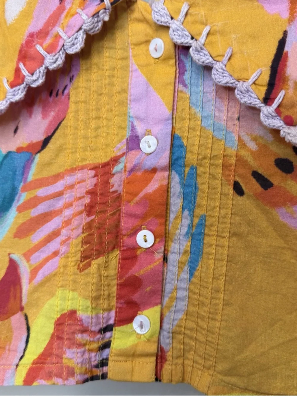 FARM Rio Neon Macaws Multicolor Button Front Scalloped Collar Cropped Top Blouse - Picture 9 of 16